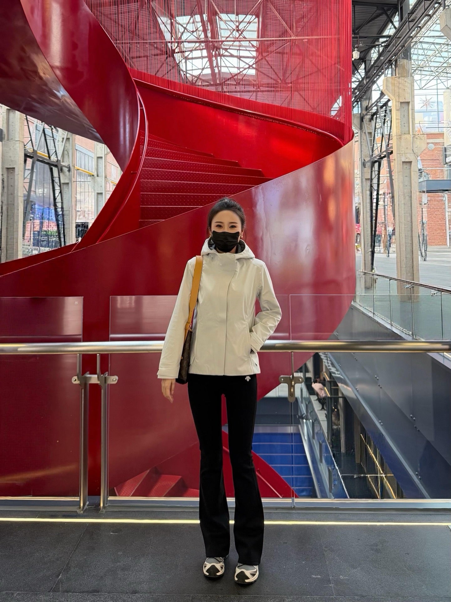 Women's Waterproof Softshell Jacket - Professional Windproof Hooded Windbreaker - Full Taped Seams &amp; 3D Logo Techwear Shell - Breathable Spring Outdoor Coat