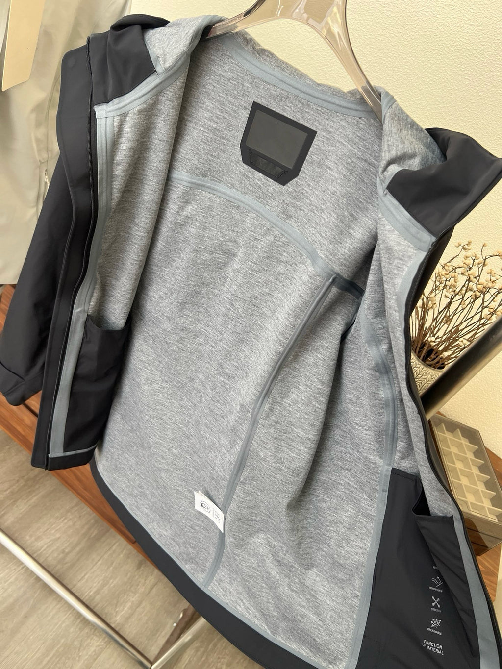 Women's Waterproof Softshell Jacket - Professional Windproof Hooded Windbreaker - Full Taped Seams &amp; 3D Logo Techwear Shell - Breathable Spring Outdoor Coat