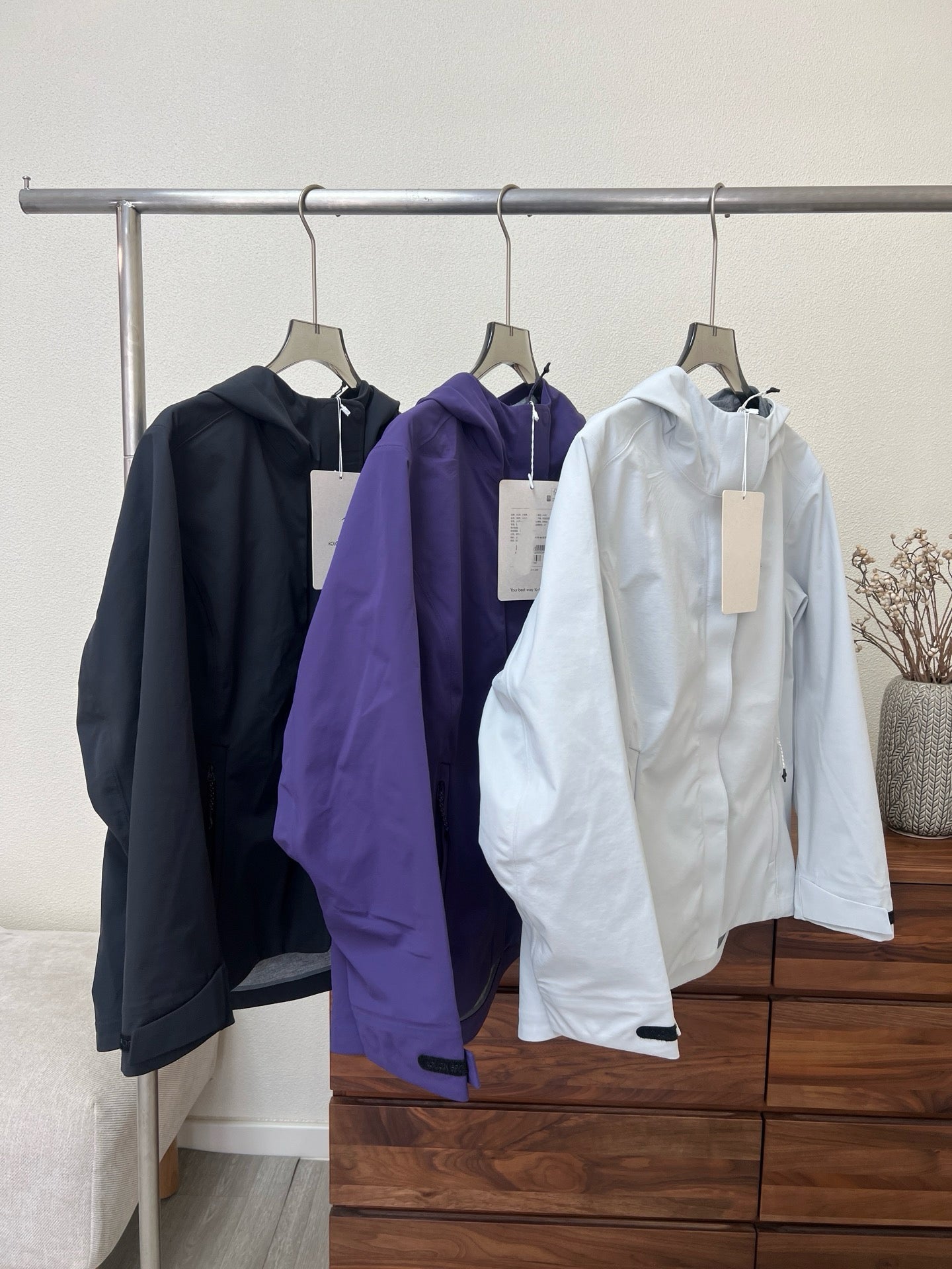 Women's Waterproof Softshell Jacket - Professional Windproof Hooded Windbreaker - Full Taped Seams &amp; 3D Logo Techwear Shell - Breathable Spring Outdoor Coat