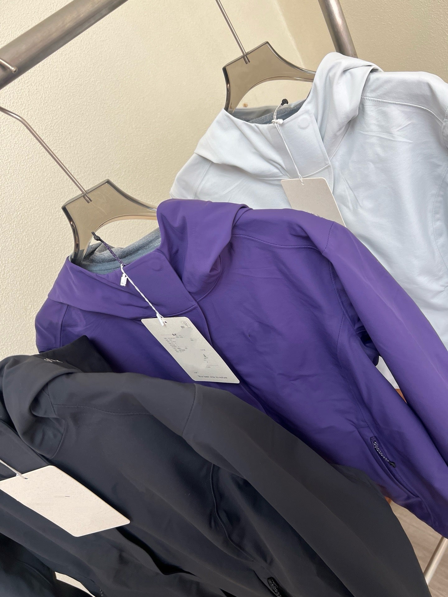 Women's Waterproof Softshell Jacket - Professional Windproof Hooded Windbreaker - Full Taped Seams &amp; 3D Logo Techwear Shell - Breathable Spring Outdoor Coat