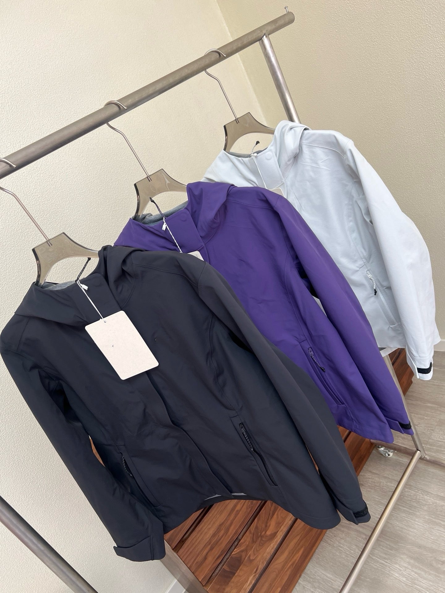 Women's Waterproof Softshell Jacket - Professional Windproof Hooded Windbreaker - Full Taped Seams &amp; 3D Logo Techwear Shell - Breathable Spring Outdoor Coat