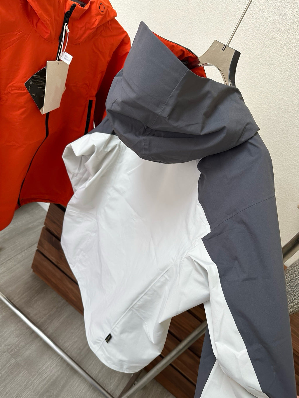 GORE-TEX Waterproof Windbreaker - Unisex Ultra-Light Shell Jacket - Full Taped Seams & YKK Zippers - Breathable Outdoor Techwear for Spring/Autumn