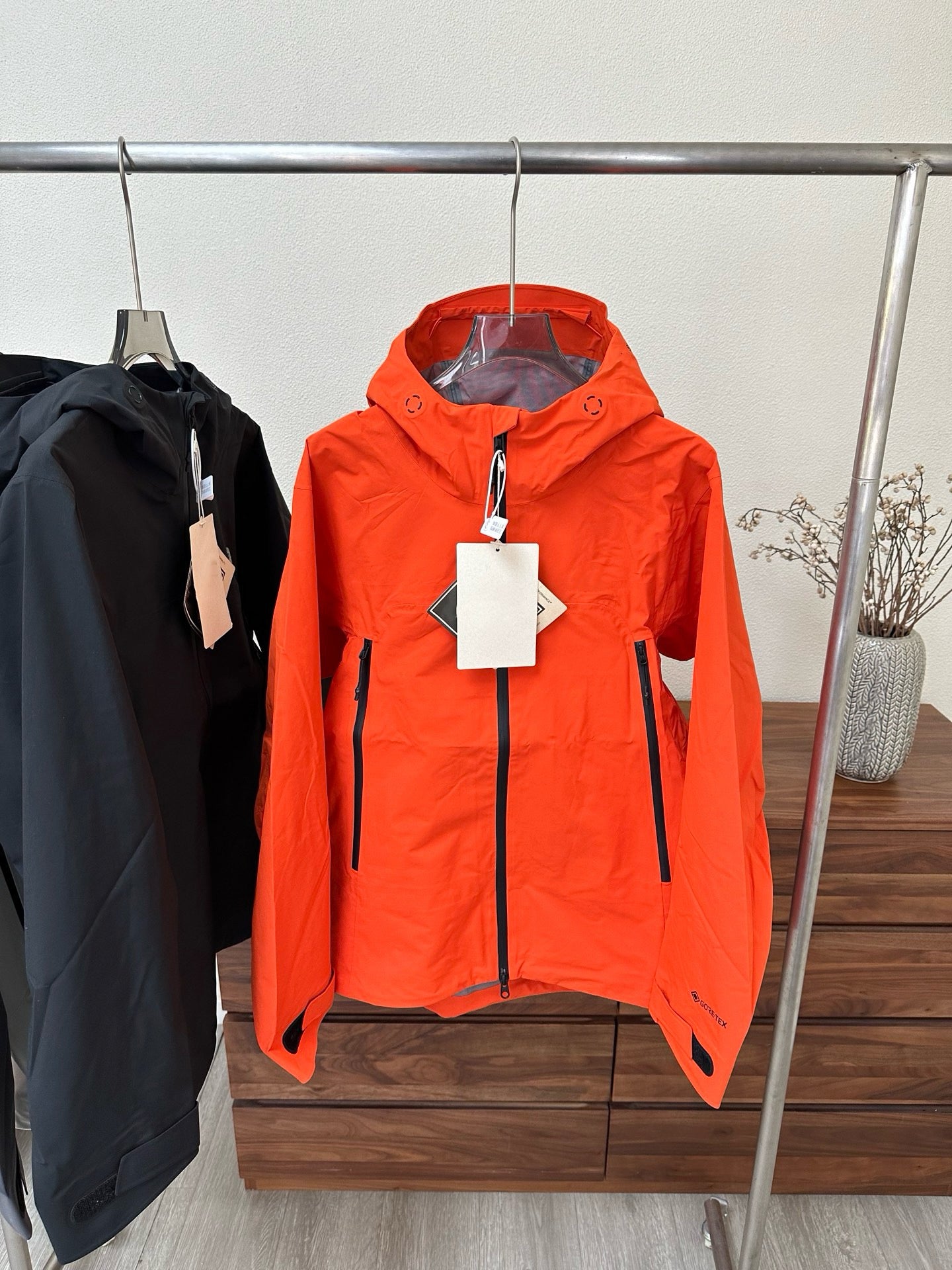 GORE-TEX Waterproof Windbreaker - Unisex Ultra-Light Shell Jacket - Full Taped Seams & YKK Zippers - Breathable Outdoor Techwear for Spring/Autumn