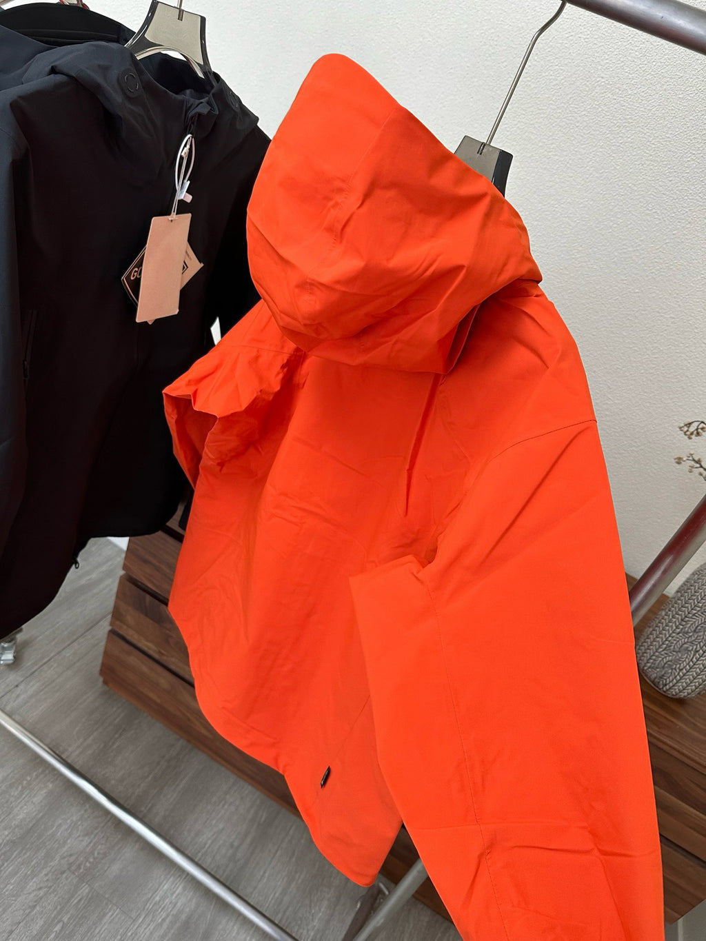 GORE-TEX Waterproof Windbreaker - Unisex Ultra-Light Shell Jacket - Full Taped Seams & YKK Zippers - Breathable Outdoor Techwear for Spring/Autumn
