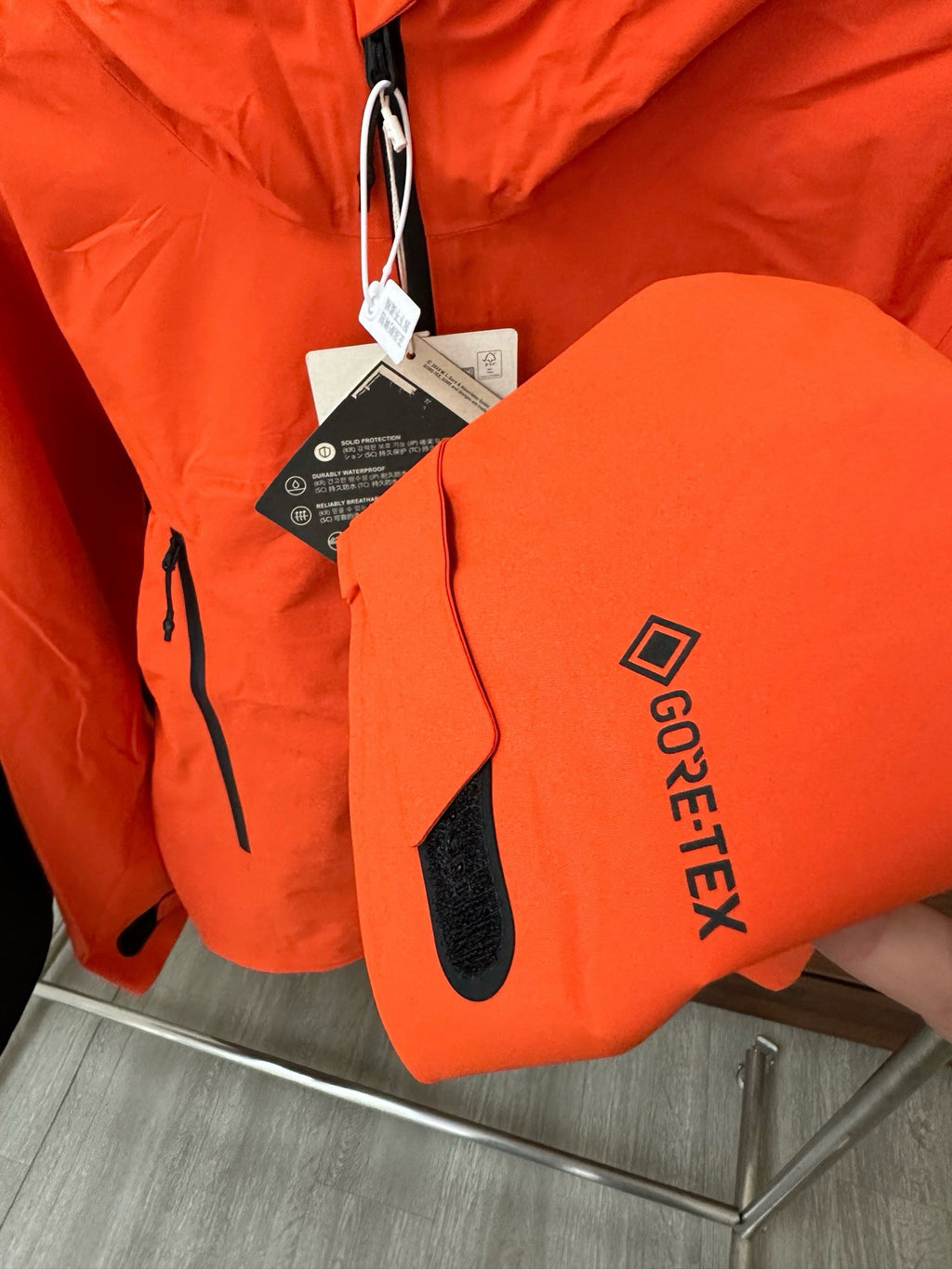 GORE-TEX Waterproof Windbreaker - Unisex Ultra-Light Shell Jacket - Full Taped Seams & YKK Zippers - Breathable Outdoor Techwear for Spring/Autumn
