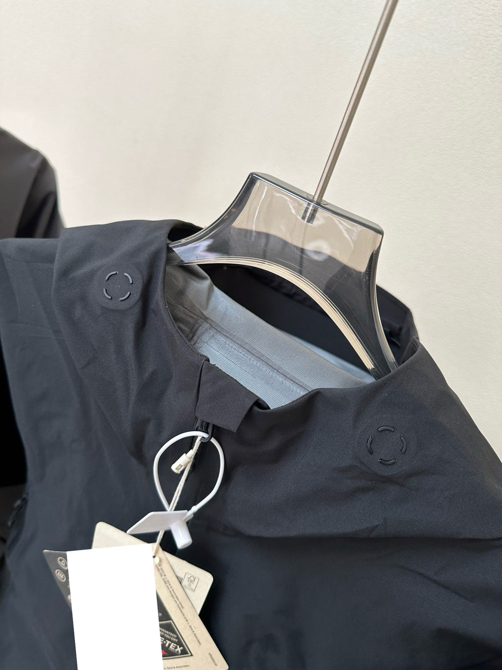 GORE-TEX Waterproof Windbreaker - Unisex Ultra-Light Shell Jacket - Full Taped Seams & YKK Zippers - Breathable Outdoor Techwear for Spring/Autumn