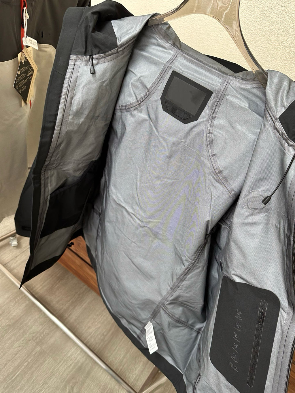 GORE-TEX Waterproof Windbreaker - Unisex Ultra-Light Shell Jacket - Full Taped Seams & YKK Zippers - Breathable Outdoor Techwear for Spring/Autumn