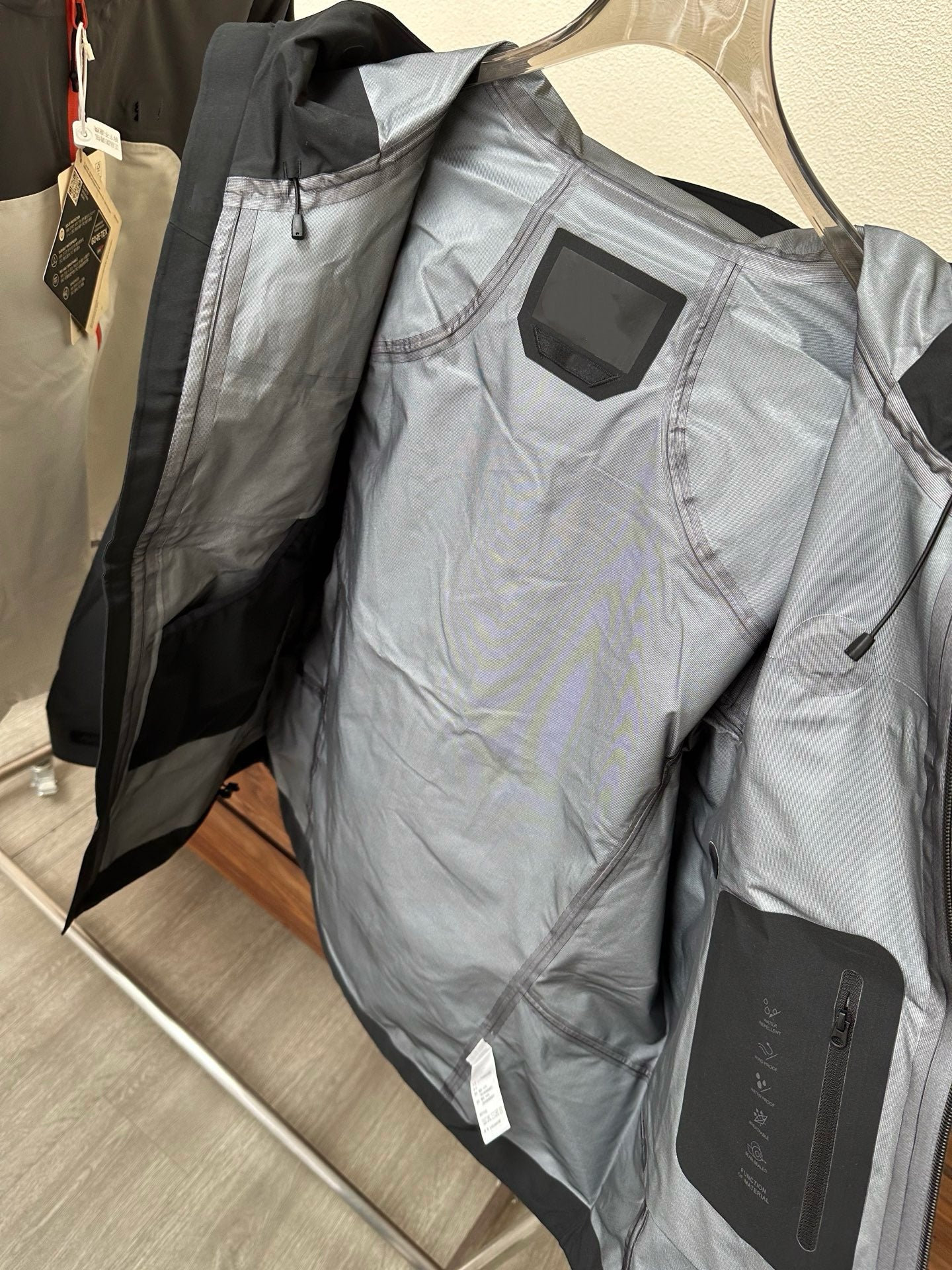 GORE-TEX Waterproof Windbreaker - Unisex Ultra-Light Shell Jacket - Full Taped Seams & YKK Zippers - Breathable Outdoor Techwear for Spring/Autumn