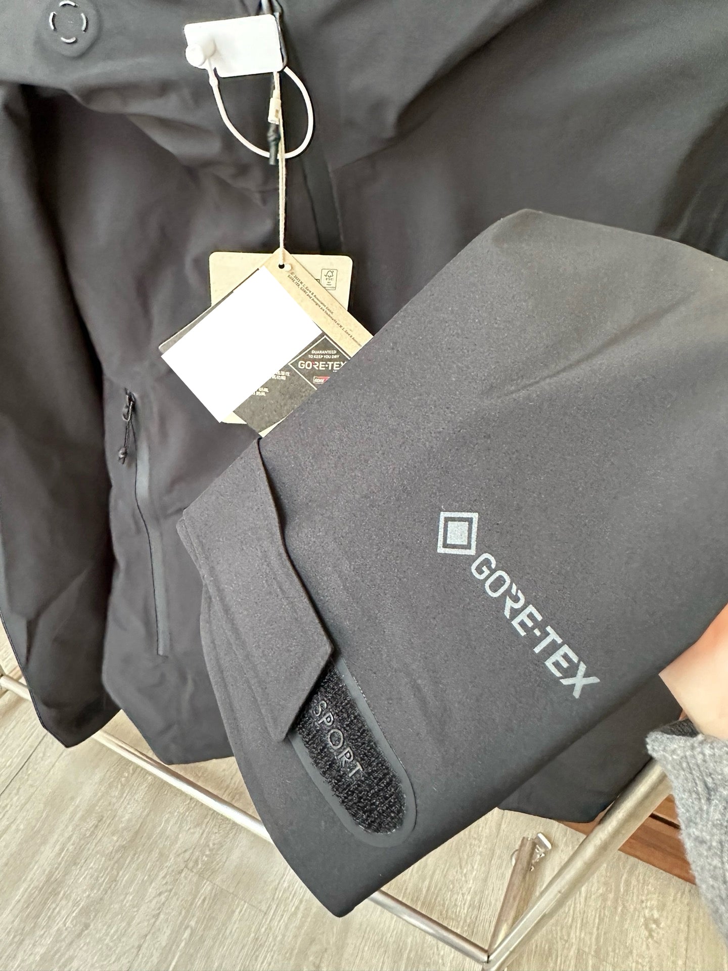 GORE-TEX Waterproof Windbreaker - Unisex Ultra-Light Shell Jacket - Full Taped Seams & YKK Zippers - Breathable Outdoor Techwear for Spring/Autumn