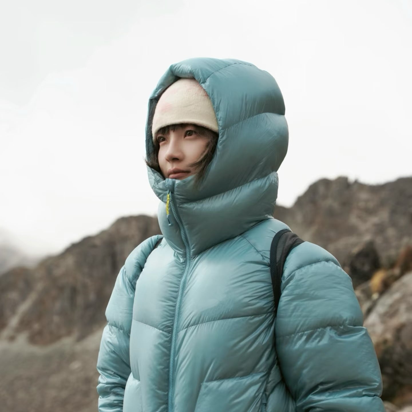 Winter Hooded 1000 Fill Power Water-Repellent Goose Down Lightweight Insulated Outdoor Jacket for Men and Women Unisex Warm  Water-proof with Pocket 1000FP
