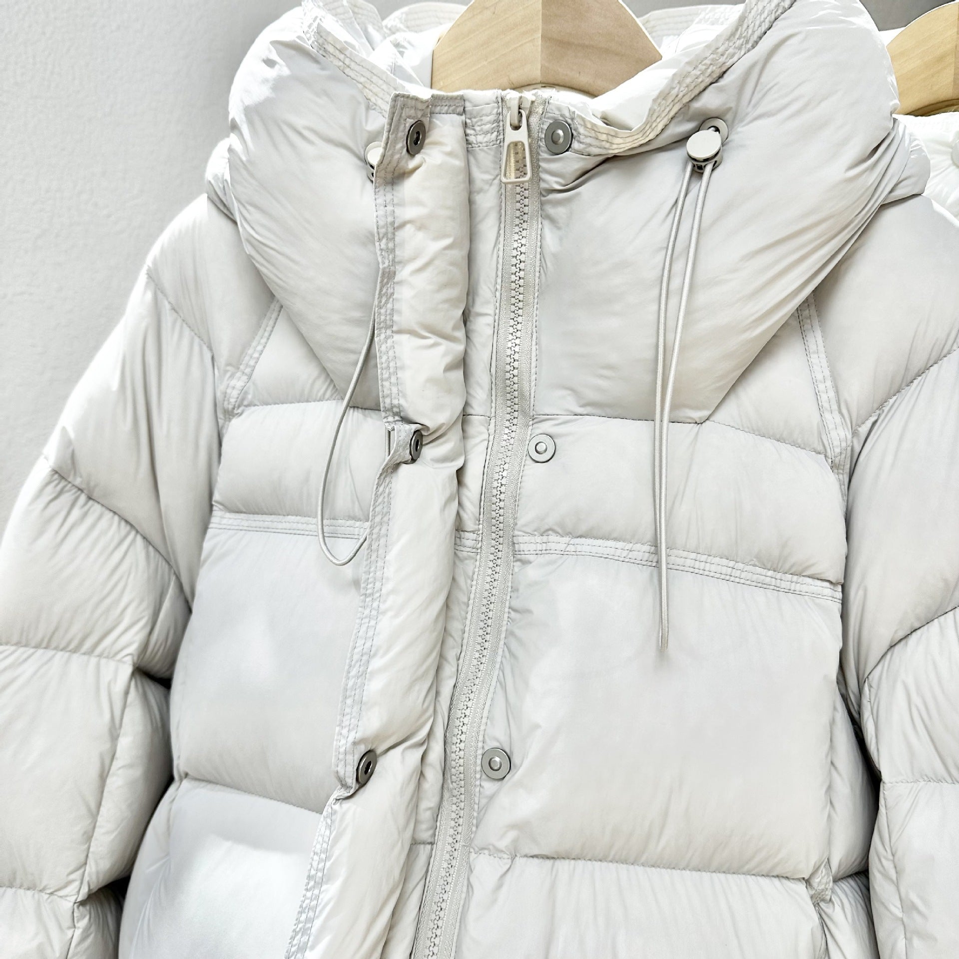 Ultra-Light High Fill Power White Goose Down Jacket Anti-Leakage Tech & Breathable Nylon Shell 90% Northern White Goose Down Parka - 800FP Fluffy Warmth with Innovative Anti-Down Stitching